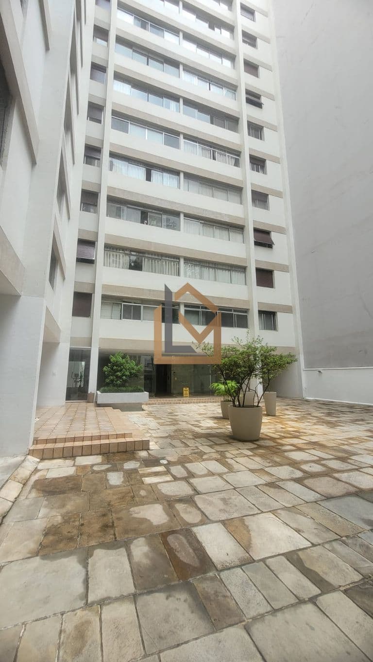 Condomínio Edifício Albatroz - Apartamento Amplo em Santa Cecília — Santa Cecília